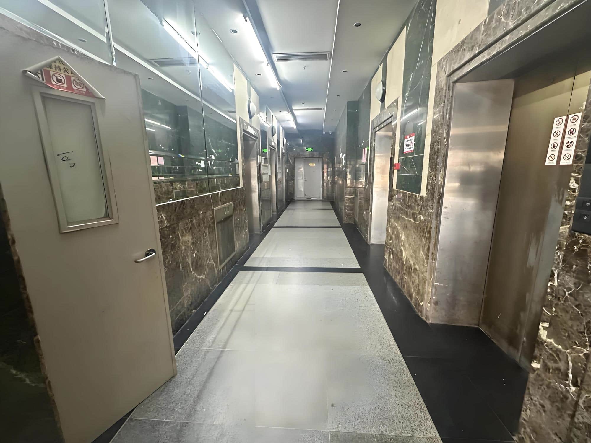 电梯厅